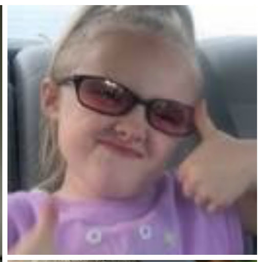 Elizabeth Nowak Photo 15