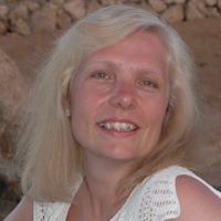 Angela Goldsmith Photo 12