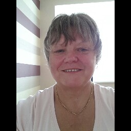 Christine Bingham Photo 19