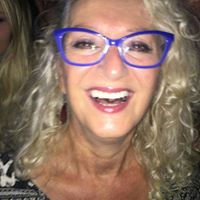 Julie Willis Photo 25