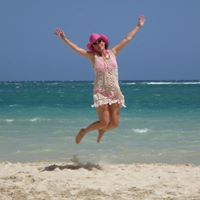 Laura Anglin Photo 9