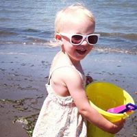 Laura Hardin Photo 43