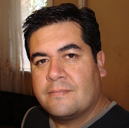 Victor Salinas Photo 29