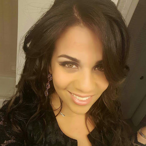 Michelle Lopez Photo 16