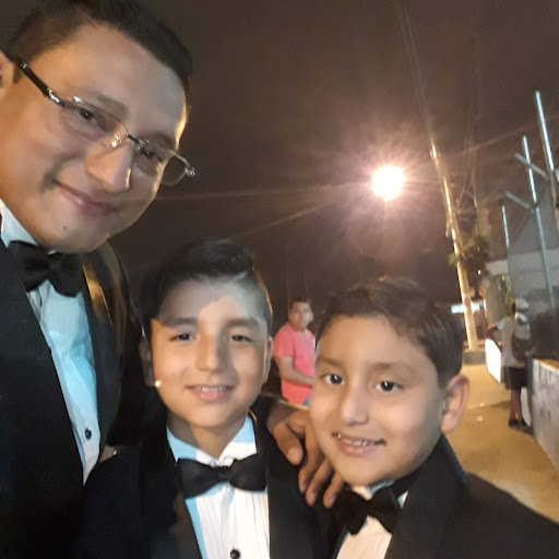 Efrain Villanueva Photo 20