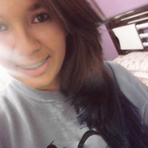 Rebecca Santos Photo 12