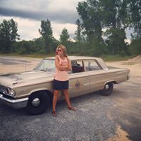 Laura Gardner Photo 44