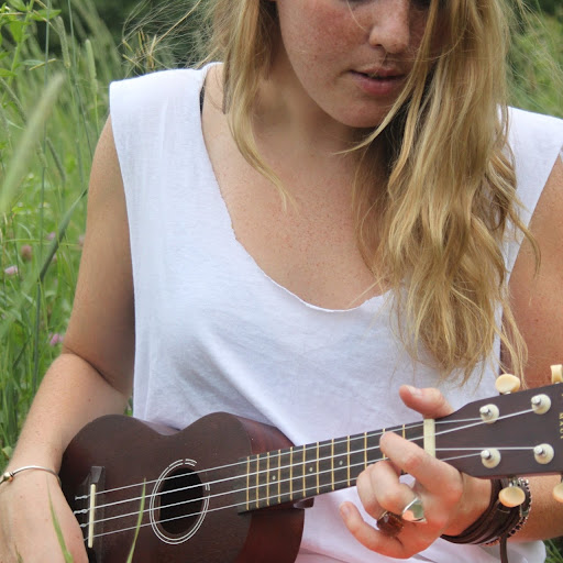 Courtney Thorpe Photo 17