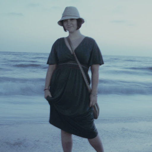 Danielle Kling Photo 1