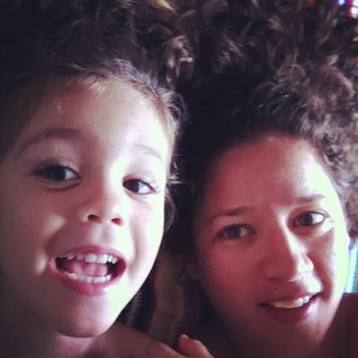 Julia Villegas Photo 8