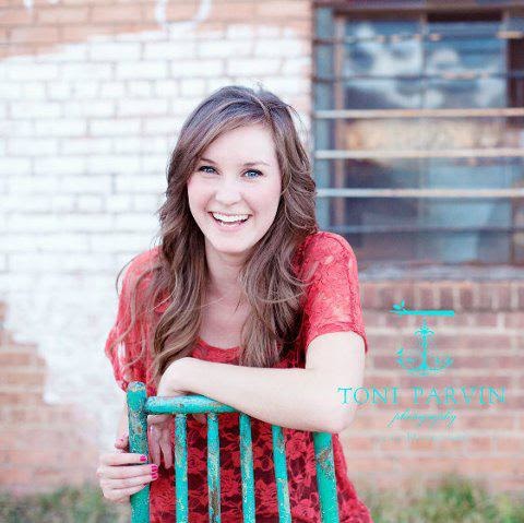 Michelle Ellis Photo 21