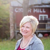 Toni Hunt Photo 43