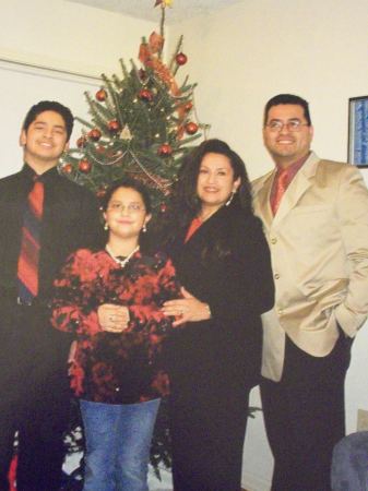 Reyna Hernandez Photo 24