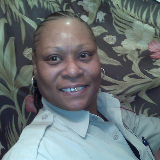 Aretha Young Photo 11