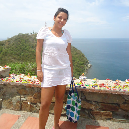 Gina Florez Photo 17