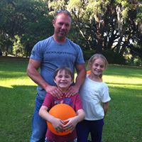 Derek Richards Photo 30