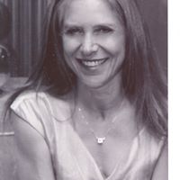 Suzanne Cohen Photo 13
