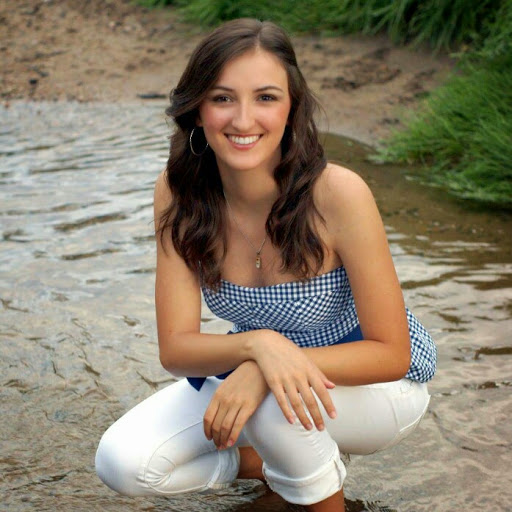 Laura Engelbrecht Photo 11