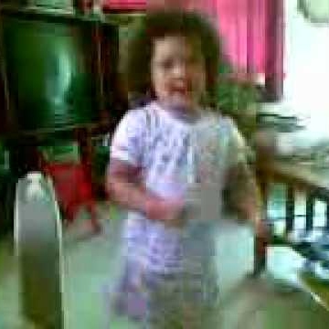 Sarah Garland Photo 16