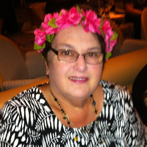 Erika Benson Photo 20