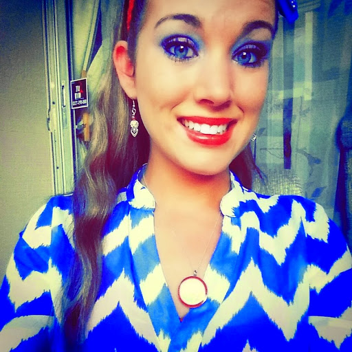 Caitlin Cooper Photo 38