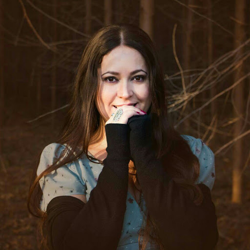 Lisa Castro Photo 13