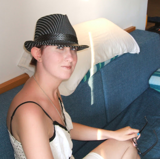 Amanda Muir Photo 15