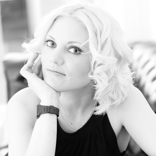 Kathryn Evans Photo 20