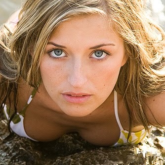 Stephanie Clancy Photo 9