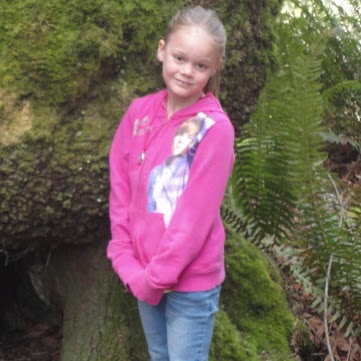 Sarah Downs Photo 38