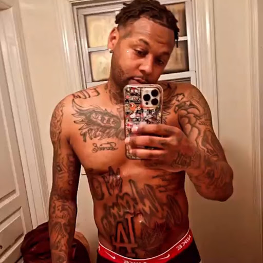 Howard Ellis Photo 37