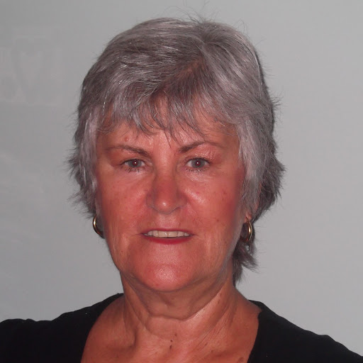 Christine Oliver Photo 45