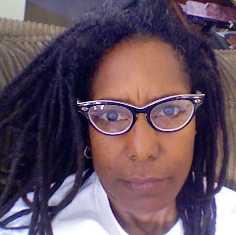 Cassandra Banks Photo 31