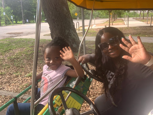 Dionne Robinson Photo 37