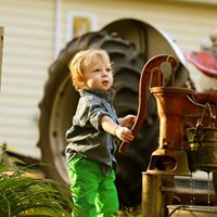 Elizabeth Quick Photo 16