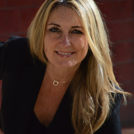 Denise Leonard Photo 18