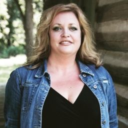 Faith Phillips Photo 10