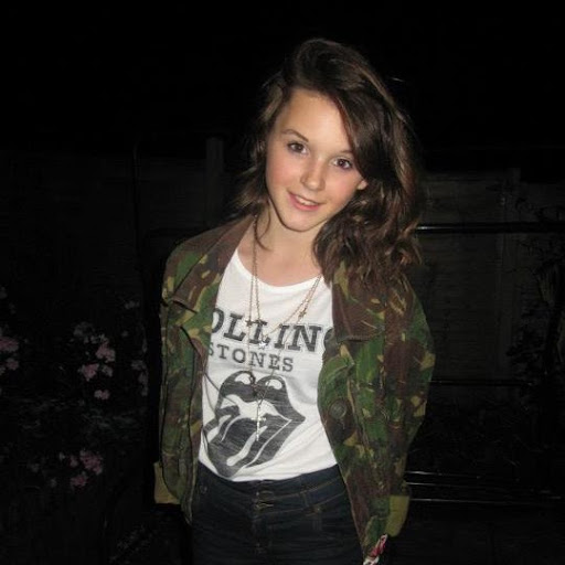 Ellie Woods Photo 12