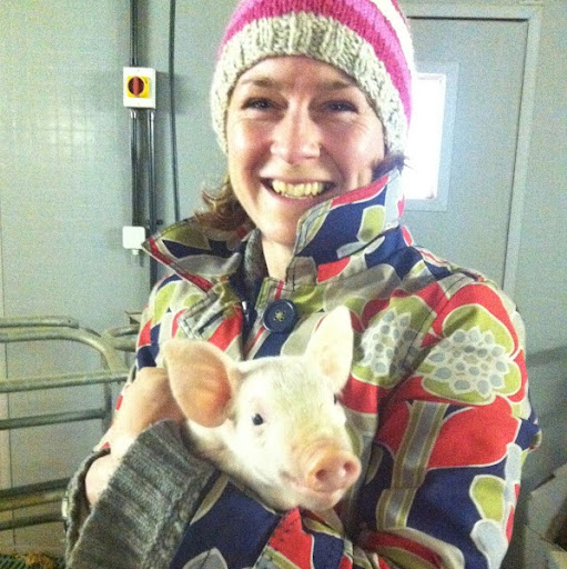Liz Sutton Photo 22
