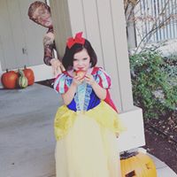 Sarah Damron Photo 6