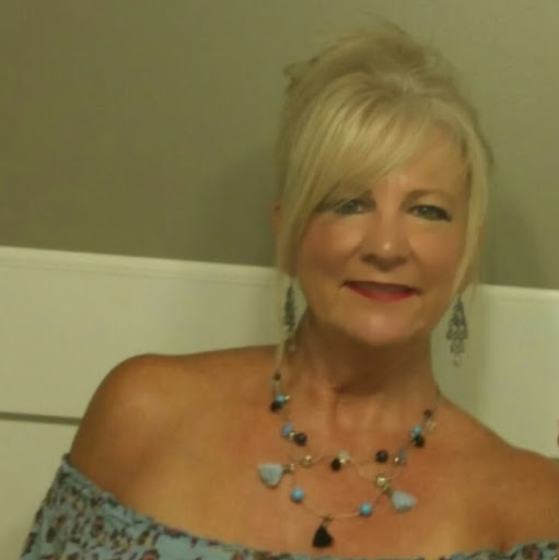 Lisa Meyers Photo 13