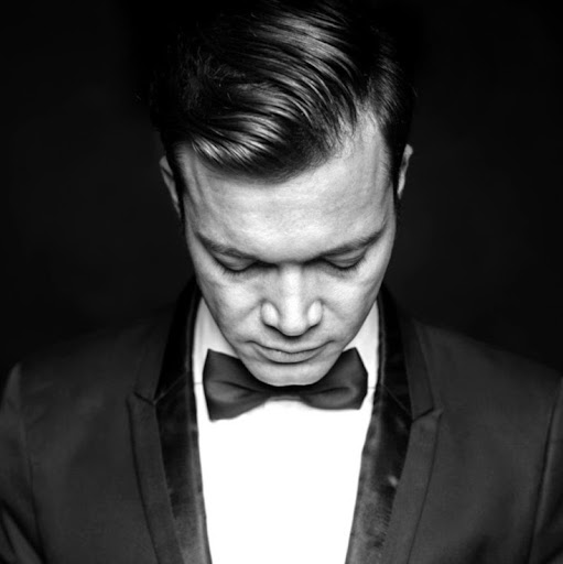 Robin Schuster Photo 5