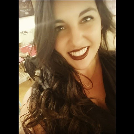 Danielle Barnett Photo 33