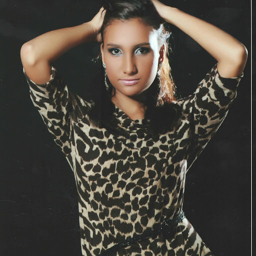 Sarah Mathias Photo 27