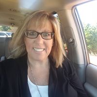 Michelle Hawley Photo 17