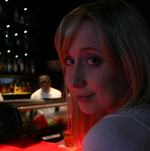 Amanda Sutton Photo 26