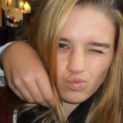 Melissa Soares Photo 18