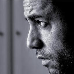 Holly Davies Photo 32