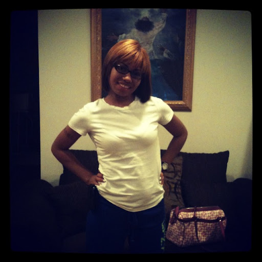 Simone Bennett Photo 12