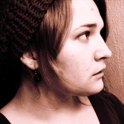 Emily Abbott Photo 17